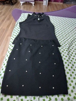 Black women's top and skirt like new, sizes M and L