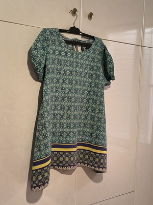 Regalinas top like new, colorful stripes with puff sleeves