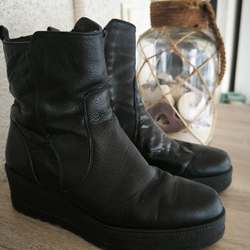 Paola Ferri ankle boots size 37 used, black