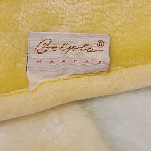 Baby blanket like new, soft, Spanish origin