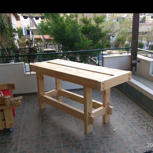 Carpenter Workbench like new, 197 cm length, adjustable support