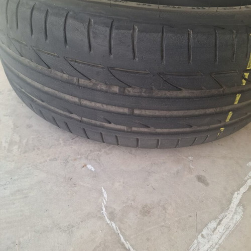 Car tires like new, set of 4, sizes 275/40/19 rear and 245/45/19 front