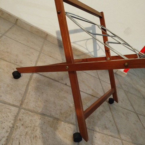 Wooden base for baby bassinet like new