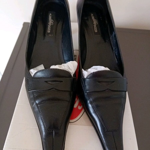 Alberto Guardiani black leather pumps like new, size 40