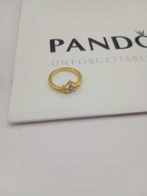 Pandora carriage ring, gold color