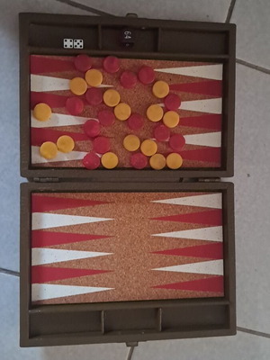 Backgammon like new, height 24 cm, width 17.5 cm