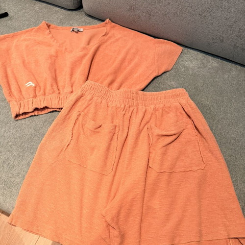 Elmira Begatti coral set cropped top and shorts like new