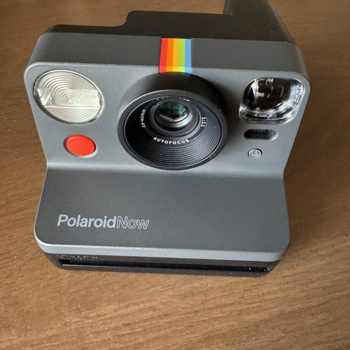 Polaroid Now Instant Camera Black like new