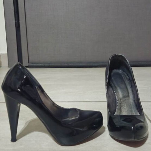 Pumps black, size 35, like new, worn twice