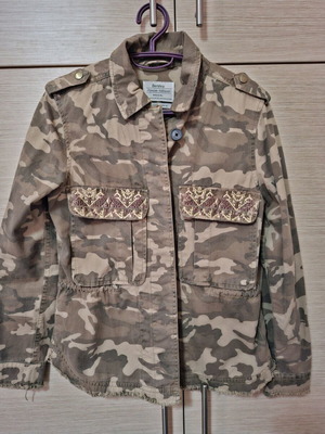 Bershka camo denim jacket like new, size S