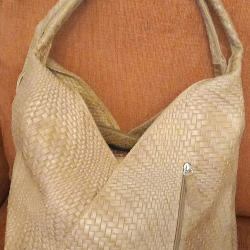 Italian leather shoulder bag like new
