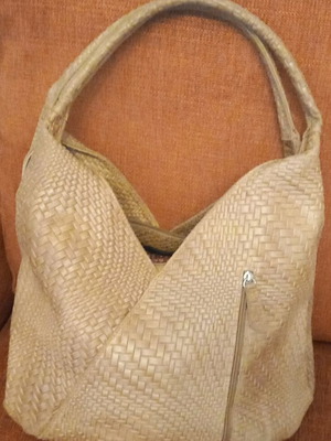 Italian leather shoulder bag like new