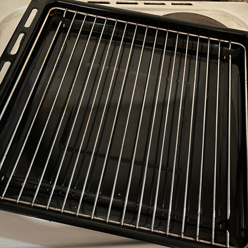 Davoline kitchen used, functional with oven and burners