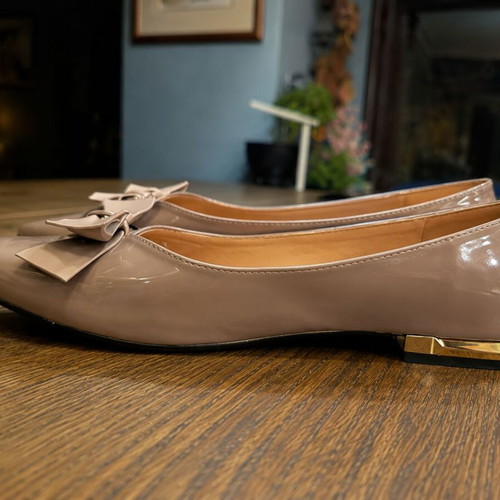 Ballerinas beige patent leather used, size 41, bow detail