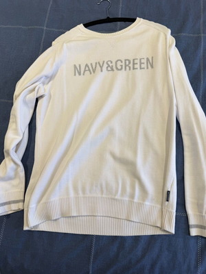 Navy & Green sweater size XL like new, white