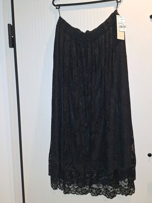 Plus size skirt black lace new, size XL