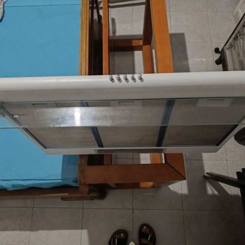 Pyramis extractor hood like new