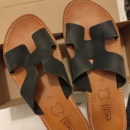Estil leather sandals black like new, size 40