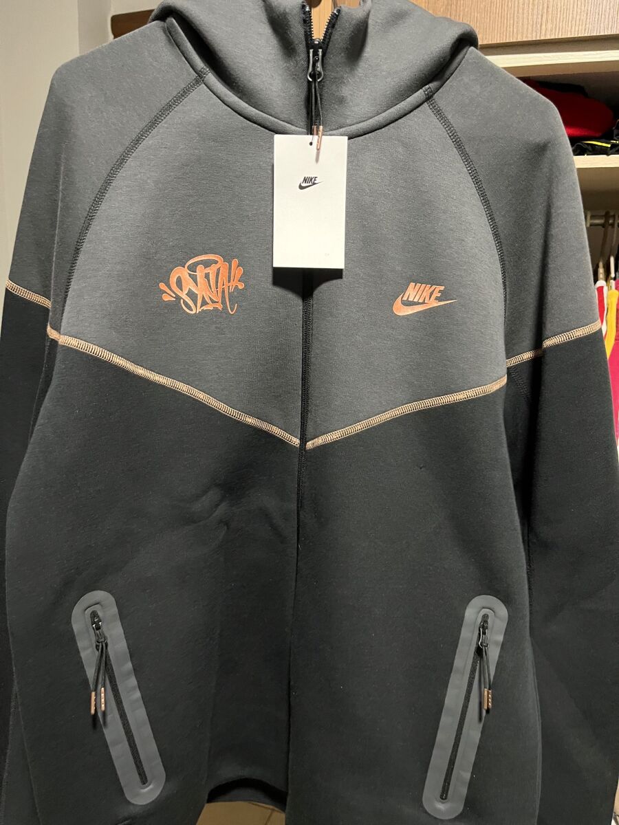Nike Tech Fleece Central Cee Syna new,… - € 115,00 - Vendora.cy Nike Tech Fleece Central Cee Syna new,… - € 115,00 - Vendora.cy