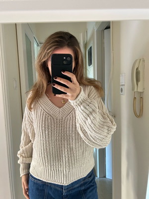H&M white knitted sweater like new, size S