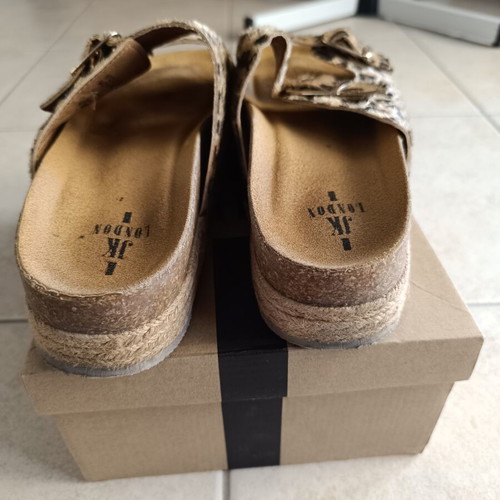 JK London leopard print pony slippers size 39 like new, brown