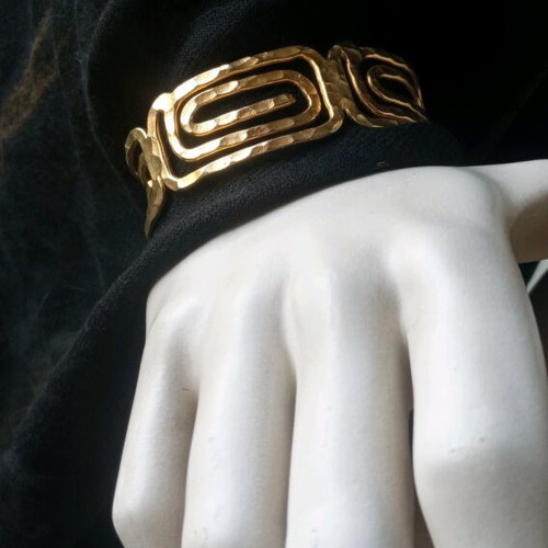Vintage gold-plated bracelet like new