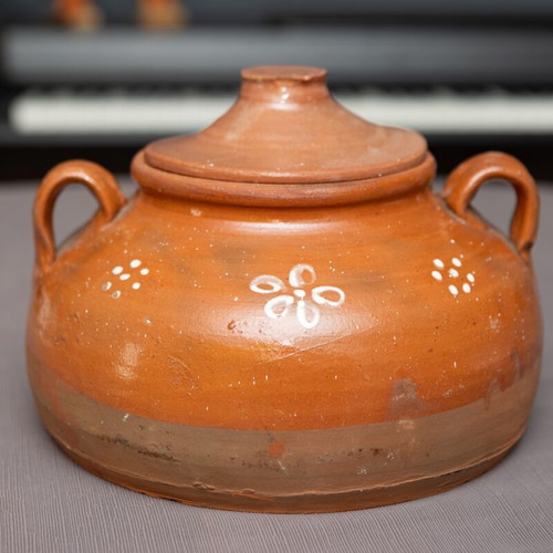 Ceramic pot like new, handmade