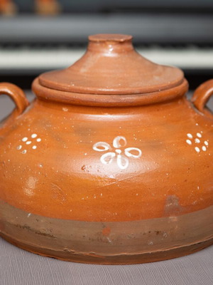 Ceramic pot like new, handmade