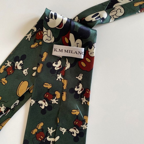 Mickey Mouse Disney tie like new, colorful collectible