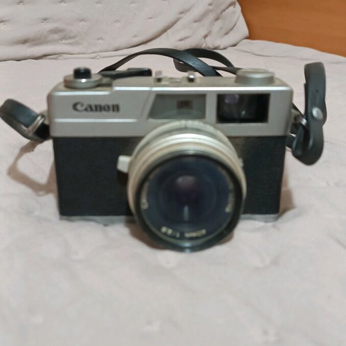 Canon Canonet 28 35mm film camera like new, circa 1968-1971