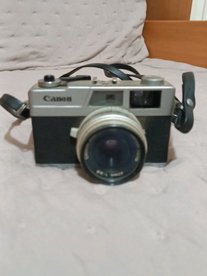 Canon Canonet 28 35mm film camera like new, circa 1968-1971