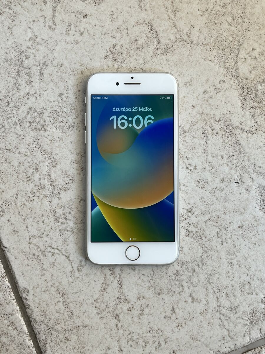 iPhone8シルバー 64GB SIMフリー 初期化済み Apple メーカー公式ストア