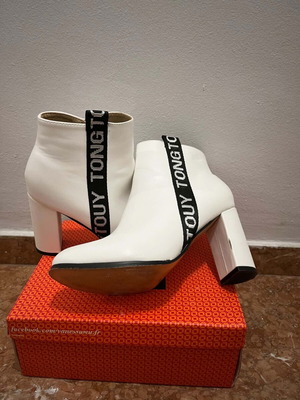 White ankle boots with heel new, size 40