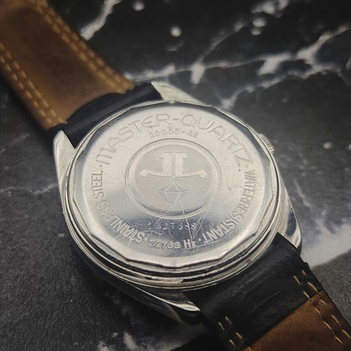 Jaeger-LeCoultre Master-Quartz Ref. 23303-42 wristwatch, blue dial