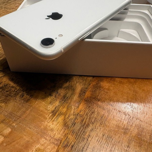 Apple iPhone XR 64 GB white like new with new battery