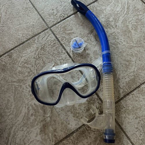 Tecnopro snorkeling mask and snorkel set with earplugs, size L