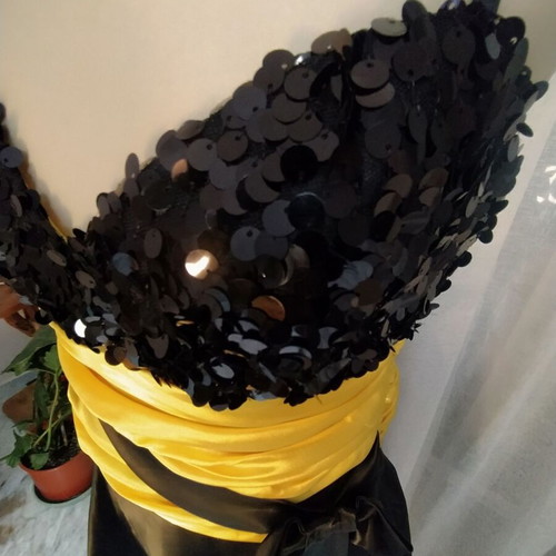 Evening dress like new with black sequins and yellow fabric