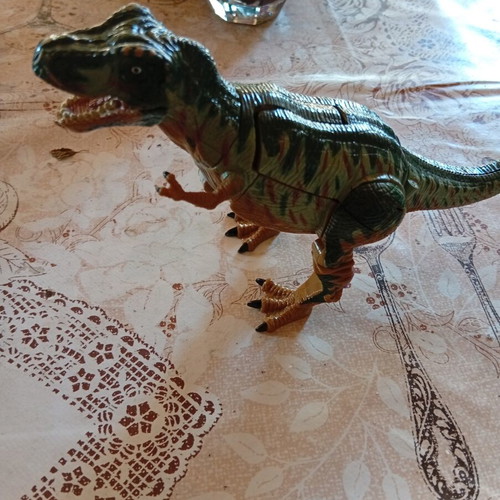 Transformer dinosaur used in excellent condition