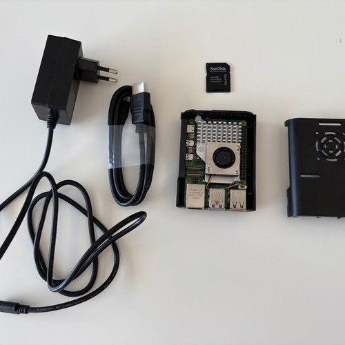 Raspberry Pi 5 8GB kit with 32GB SD card, HDMI cable, power supply, fan cooler, plastic case