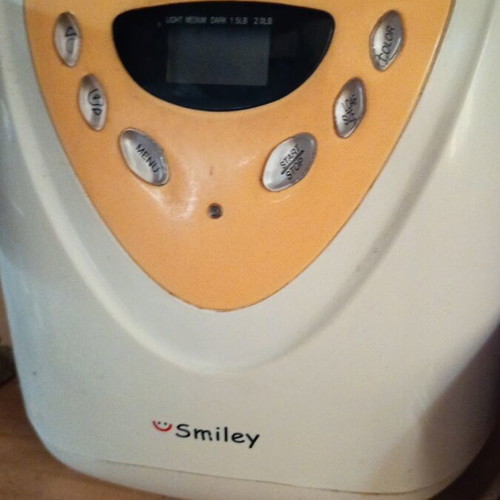 Smiley bread maker like new with multiple uses