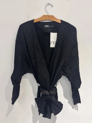 Zara black textured tie front kimono blouse top, size large