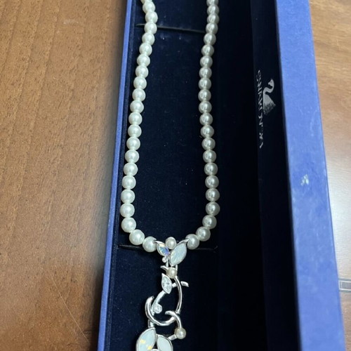 Swarovski necklace new authentic