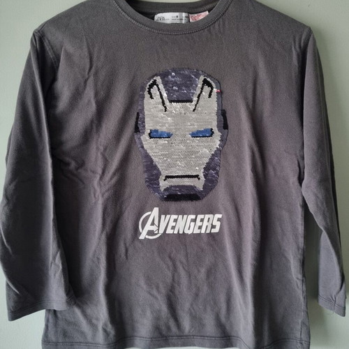 Marvel Avengers Zara shirt like new with color-changing sequins