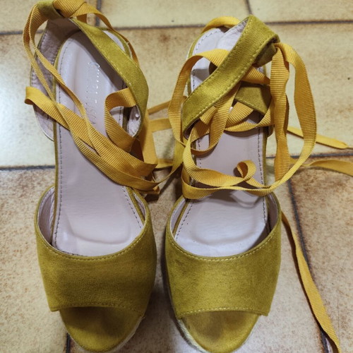 Suede platform sandals used, yellow, size 37