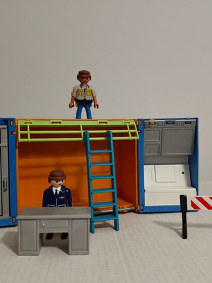Duck On Call Operation Center 70830 Playmobil used with extras