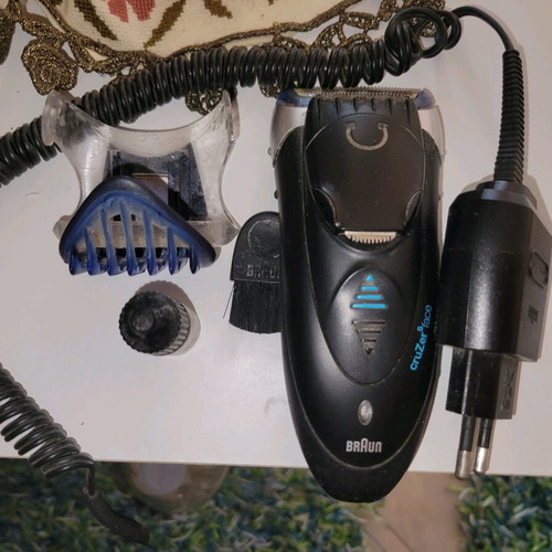 Braun cruzer face 5 used shaver with accessories