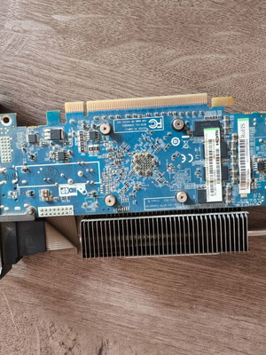 Κάρτα γραφικών Sapphire HD 6570 Ultimate 1 GB μεταχειρισμένη