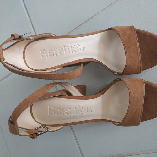 Bershka sandals 39 nude like new