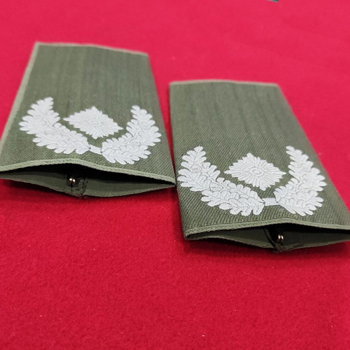 German Army Major Epaulet Covers new