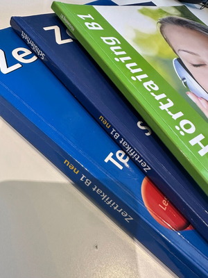 Zertifikat B1 Neu language learning book set used